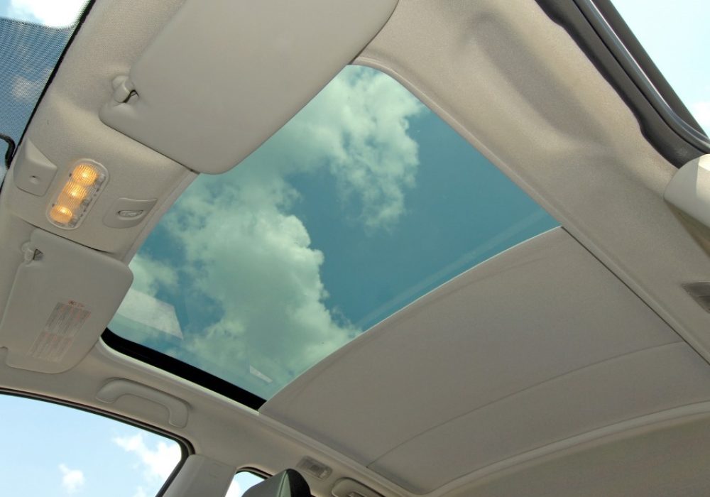 Half-close sunroof of a vehicle Half-close sunroof of a vehicle